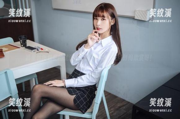 泥泥汝 裤里丝图包里的泥泥汝,诶,这得多花点时间欣赏呀!