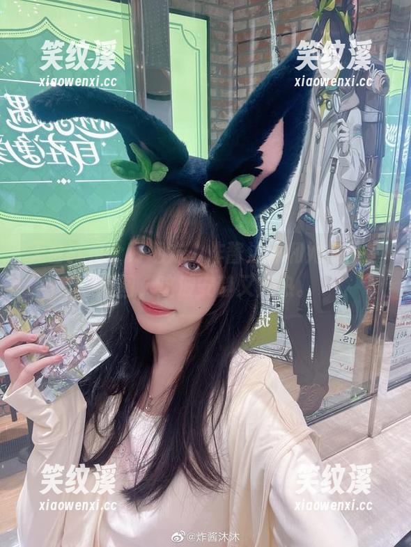 炸酱沐沐 天台就是个好地方,炸酱沐沐和她的全套原图,这波安静又火热。