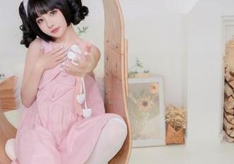 末班地铁合集——爆机少女喵小吉的每张图都是你我微妙距离的缩影。