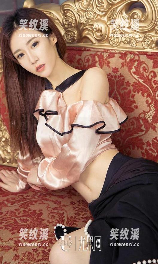 爱尤物-葛征model 爱尤物 - 圣诞时候不出门?下载葛征model的美图,家里也能热闹起来!