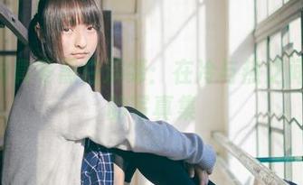 神楽坂真冬黑白演绎:在冷与热之间摇摆的写真集