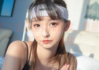 神楽坂真冬的原图如同迷雾，图册里让人甩不掉的情绪