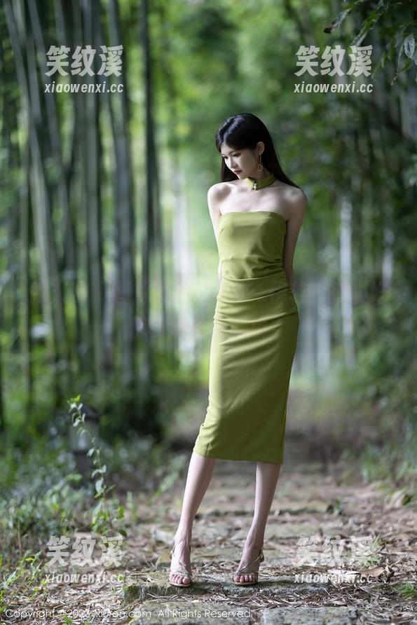 秀人网-MODEL伊若 秀人网 - 图片里的MODEL伊若,校服好像自带青春滤镜?