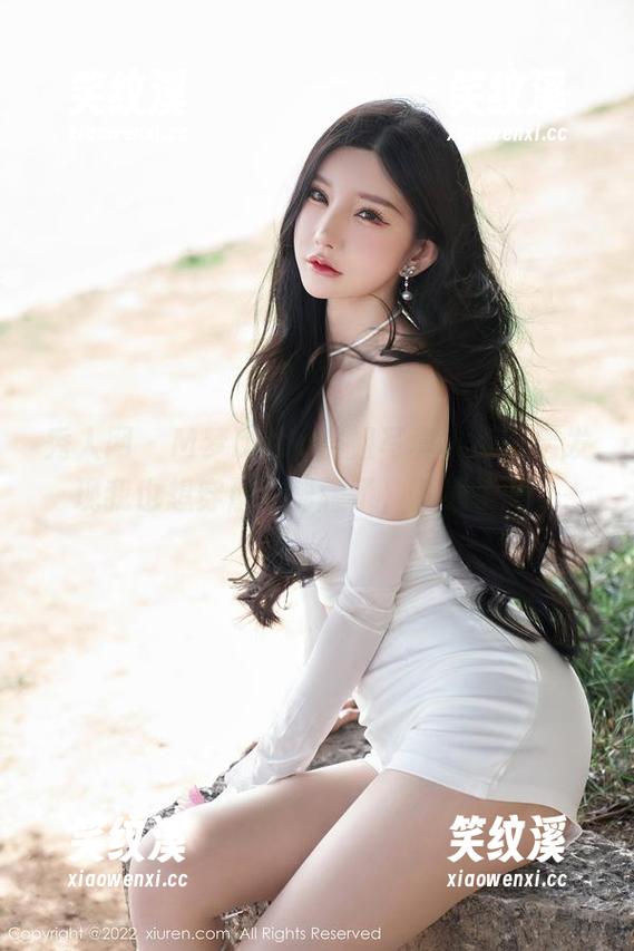 秀人网-M梦baby 秀人网 - M梦baby空姐写真,点开后发现我也想穿那件制服了,下载了吗?