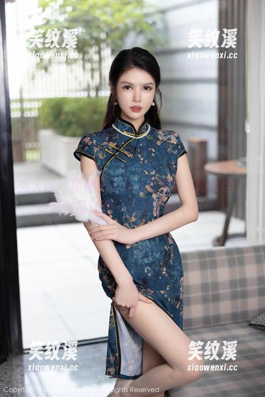 秀人网 - 团团子_una展现的吊带美学，最新作品让我一直想叨叨个不停。