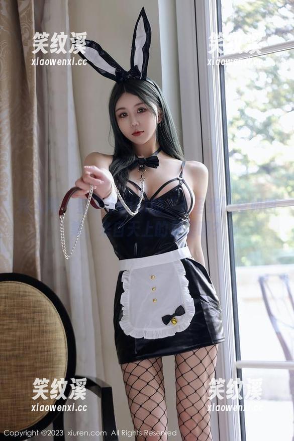 秀人网-星子柒kiki 秀人网 - 星子柒kiki的“无圣光”空姐图集,来自天上的星星吗?