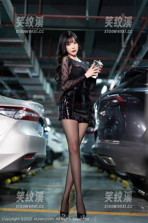 秀人网-桃妖天 秀人网 - 桃妖天在全套灰丝作品中玩了些什么,让我眼睁睁看着不敢怒又敢言。