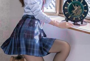 秀人网 – 艾栗栗栗栗栗栗吖号称制服达人图包,谁说职场只剩严肃?