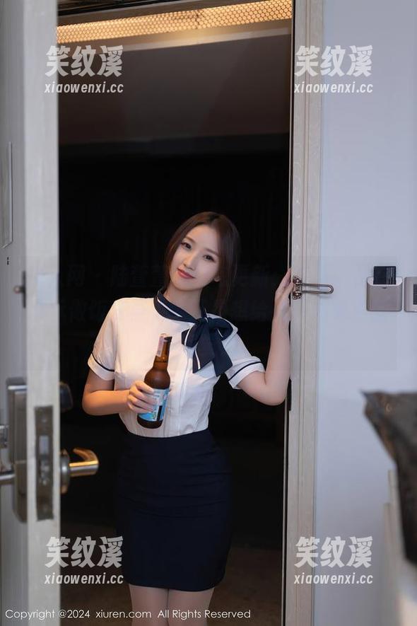 秀人网-陆萱萱 秀人网 - 陆萱萱的厨娘更新:这不,是在展示做饭燕燕飞,还是想给人穿越餐桌的错觉?