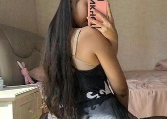微密圈 – 美邵女Baby的在线写真，油亮袜让你不知不觉想要更多！