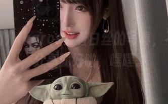 看腐团儿Ikaros穿着白丝的写真,不说了,分享就好啦,嘿嘿。