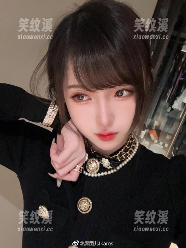 腐团儿Ikaros 毛衣也能撩?腐团儿Ikaros的套图时代,下载前先深呼吸