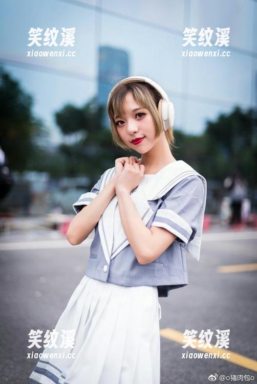舞小喵 看舞小喵在高清黑白图册中舞动,来一场视觉旋风,保证让你乐到不行!