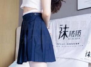 袜啵啵 – 这更新奶油可真有意思，长靴图集让我分不清现实和虚幻。