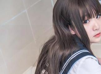 青水百合子的别致破T恤，照片里隐藏的小悬念让我想多了……
