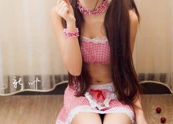 青豆客 – 吕梦玉的粉色图包，听说她的每一张都能刷新我对“少女心”的定义。