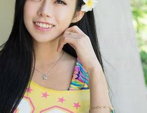 青豆客 – 清纯的代名词,黄可christine的私拍写真让人想问,多少巧合?