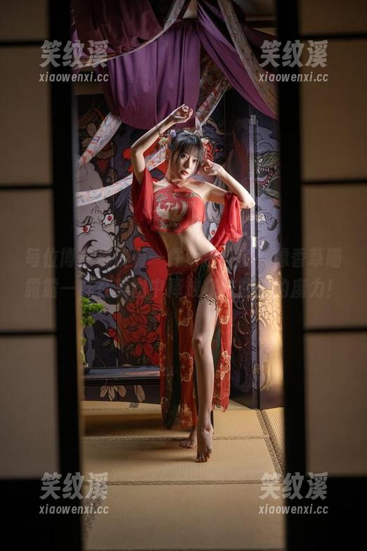 香草喵露露 每位博主都该有一件紫色外套,像香草喵露露一样在美图中释放杨枝甘露的魔力!
