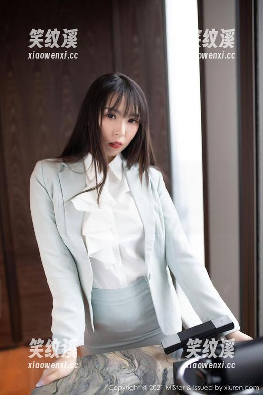 魅妍社-杨晨晨sugar 魅妍社 - 杨晨晨sugar这组写真中的美脚,不得不说,真让人想伸手去碰一碰,哈哈,我说的不是那个意思…