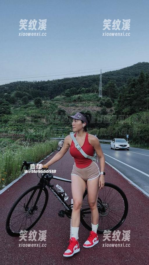 鹿瑶 微密圈 - 私房里的鹿瑶,夏日的氛围就像那一杯冰镇柠檬水,透心凉啊就是不想停住目光。